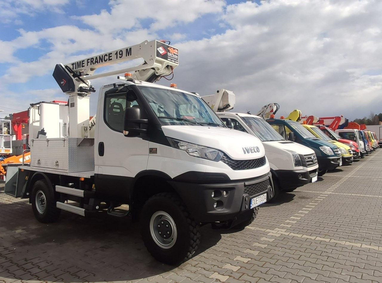 Iveco Daily 55S17W 4x4 Zwyżka 19m Versalift Lat 55 TB Time France - Veoautolt tõusev platvorm: pilt 3 Iveco Daily 55S17W 4x4 Zwyżka 19m Versalift Lat 55 TB Time France - Veoautolt tõusev platvorm: pilt 3