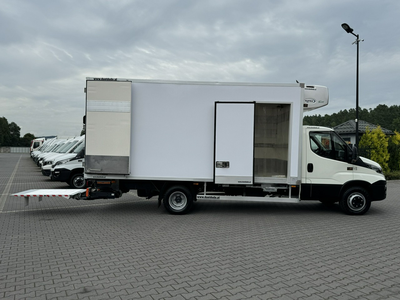 Tarbesõiduk külmik Iveco Daily 70C17 Mroźnia Agregat Carrier Supra 750 10-Palet + Winda: pilt 7