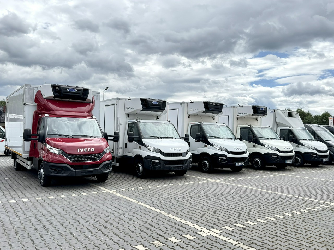 Iveco Daily 70C18 Mroźnia Ściana Grodziowa Podwójny Parownik - Tarbesõiduk külmik: pilt 1 Iveco Daily 70C18 Mroźnia Ściana Grodziowa Podwójny Parownik - Tarbesõiduk külmik: pilt 1
