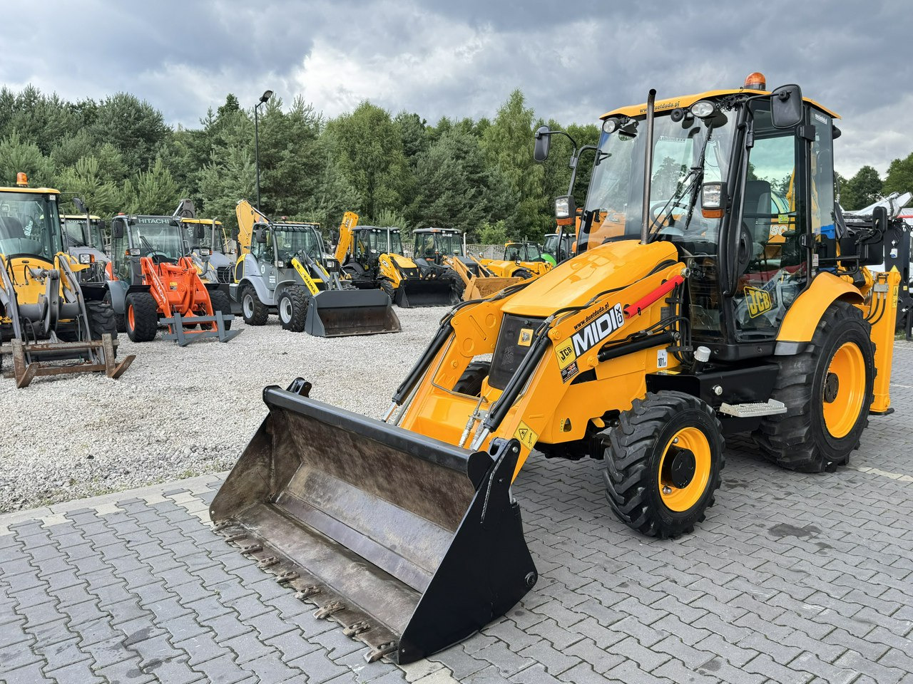 JCB MIDI CX Szybkozłącze Nowe Opony bez luzów i wycieków Super Stan - Ekskavaator-laadur: pilt 1 JCB MIDI CX Szybkozłącze Nowe Opony bez luzów i wycieków Super Stan - Ekskavaator-laadur: pilt 1