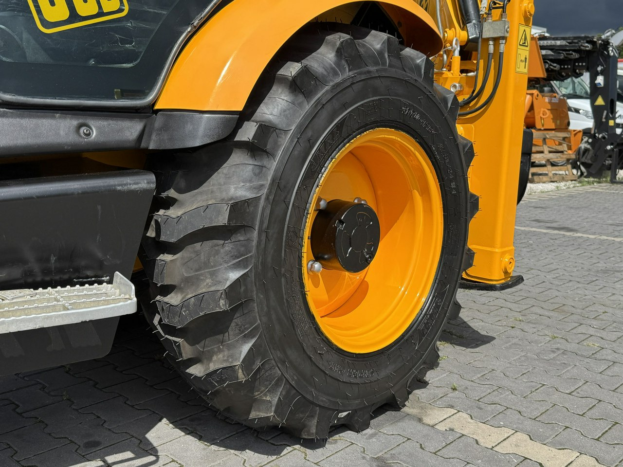 JCB MIDI CX Szybkozłącze Nowe Opony bez luzów i wycieków Super Stan - Ekskavaator-laadur: pilt 5 JCB MIDI CX Szybkozłącze Nowe Opony bez luzów i wycieków Super Stan - Ekskavaator-laadur: pilt 5