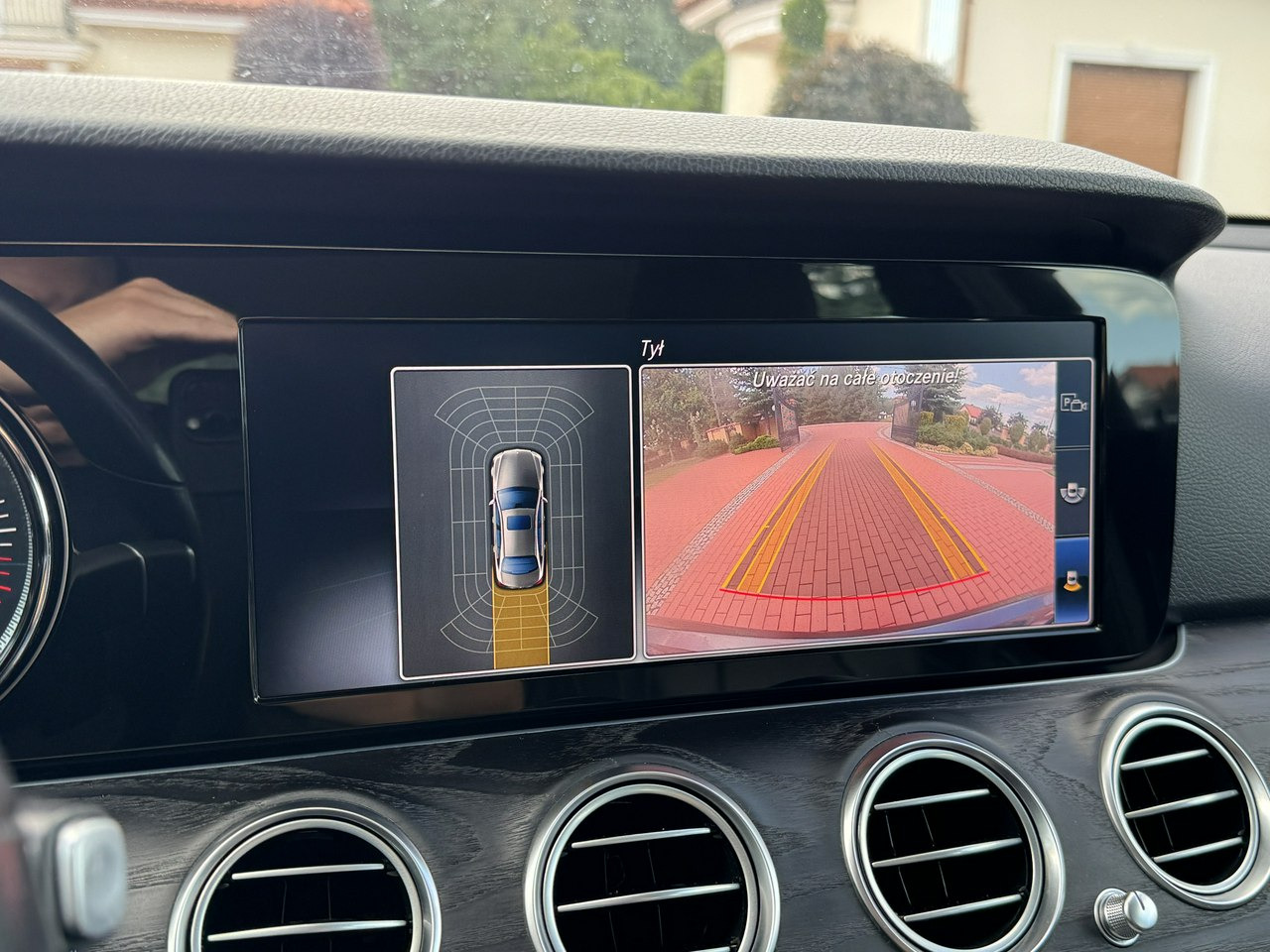 Sedaan Mercedes E 220: pilt 23