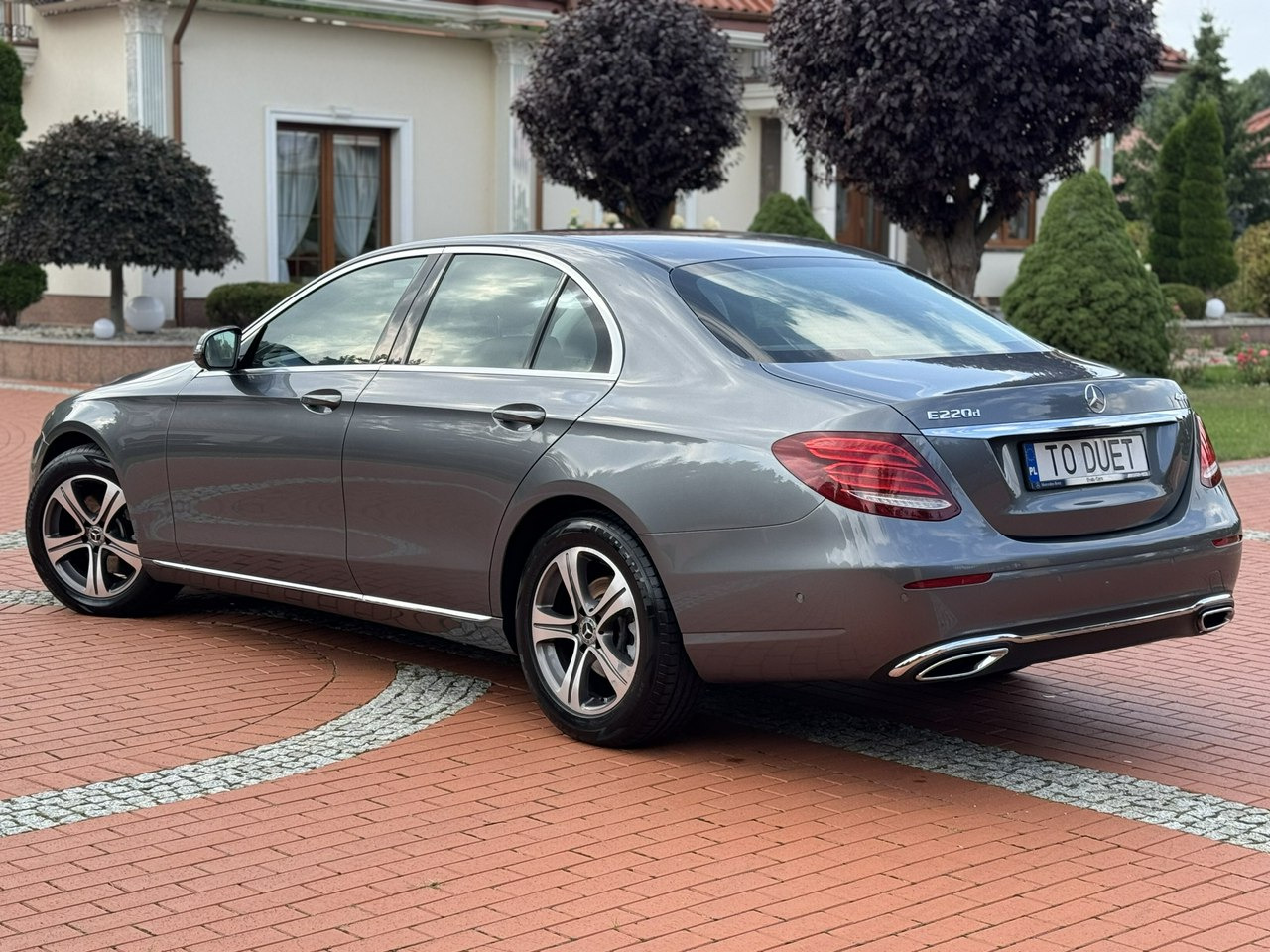 Sedaan Mercedes E 220: pilt 13