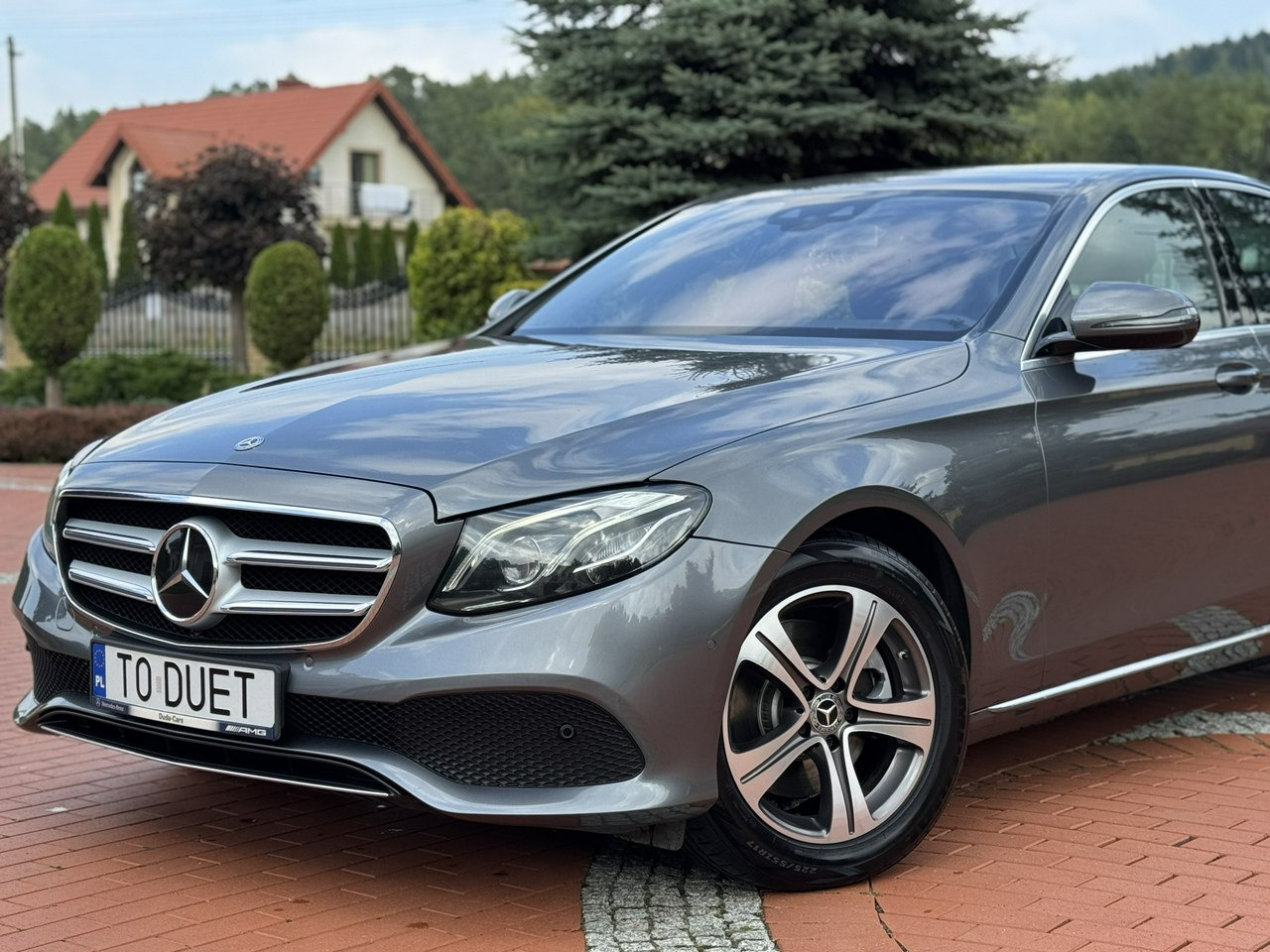 Sedaan Mercedes E 220: pilt 6
