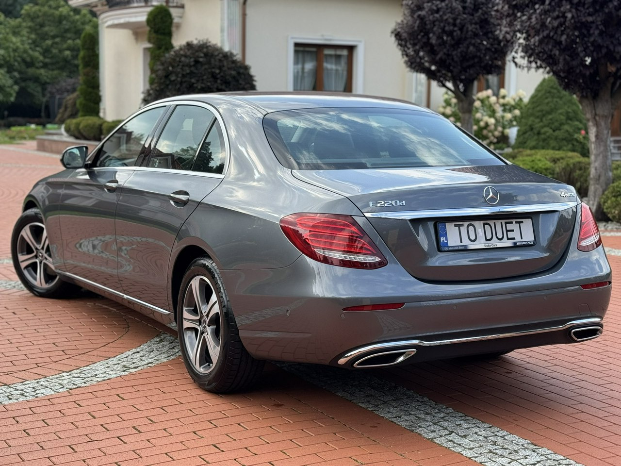 Sedaan Mercedes E 220: pilt 15