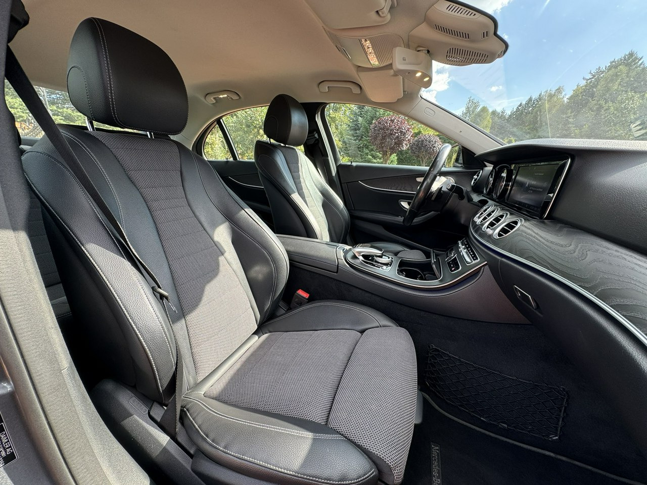 Sedaan Mercedes E 220: pilt 39