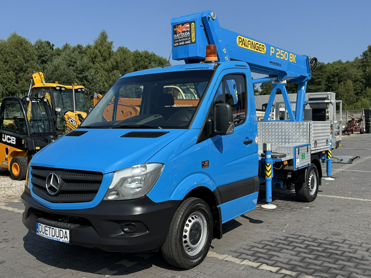 Mercedes Sprinter - Veoautolt tõusev platvorm: pilt 3 Mercedes Sprinter - Veoautolt tõusev platvorm: pilt 3