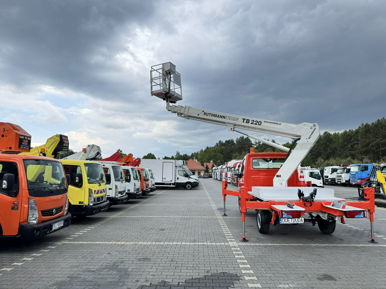 Mercedes Sprinter - Veoautolt tõusev platvorm: pilt 4 Mercedes Sprinter - Veoautolt tõusev platvorm: pilt 4