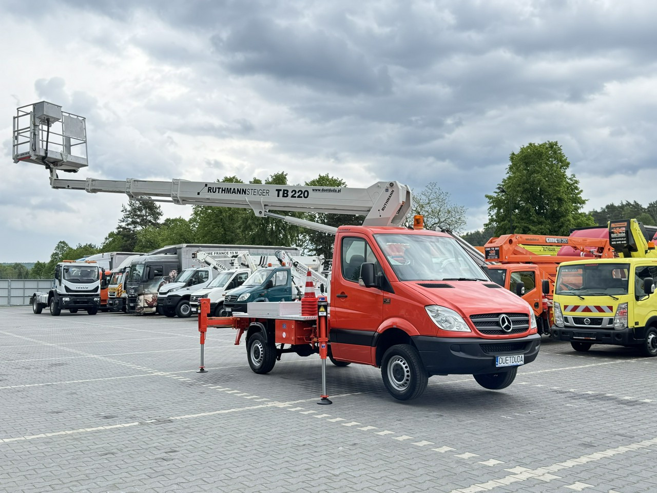 Mercedes Sprinter - Veoautolt tõusev platvorm: pilt 5 Mercedes Sprinter - Veoautolt tõusev platvorm: pilt 5