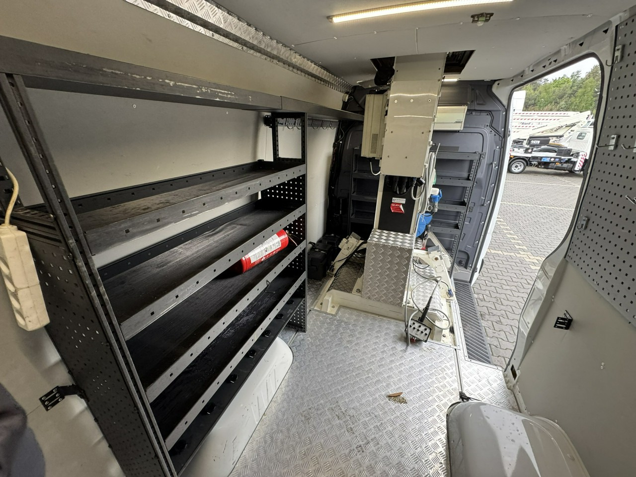 Veoautolt tõusev platvorm Mercedes Sprinter Zwyżka Podnośnik Koszowy KLUBB K42P UDT WUMAG GSR: pilt 16
