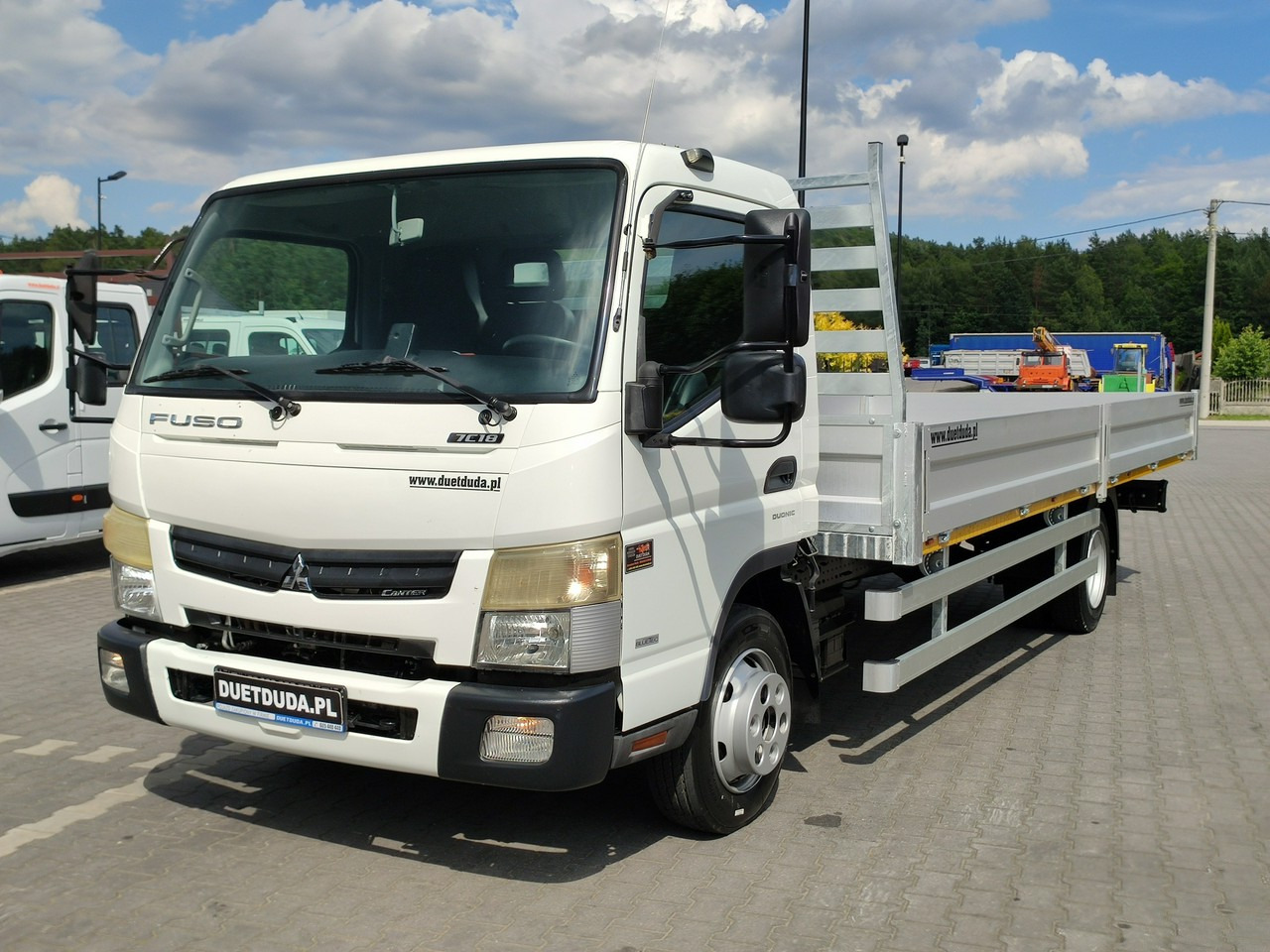Mitsubishi Canter 7C18 3.0/150 KM Skrzyniowy Automat Klima - Madelveok/ Platvormveok: pilt 3 Mitsubishi Canter 7C18 3.0/150 KM Skrzyniowy Automat Klima - Madelveok/ Platvormveok: pilt 3