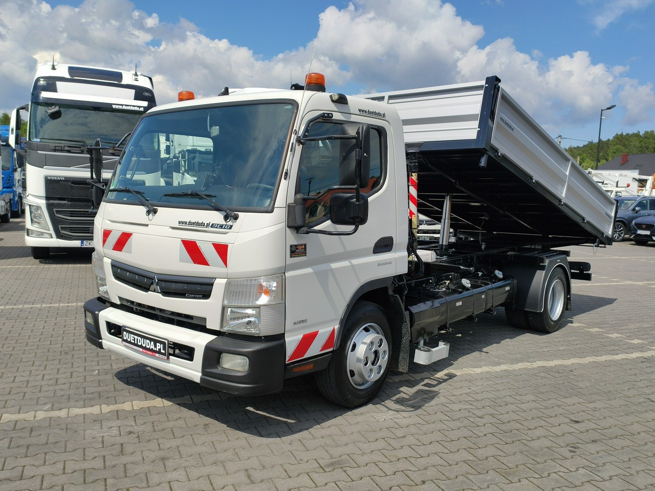 Mitsubishi Canter Fuso 9C18 3.0/180KM Automat, HDS FASSI F30 Wywrotka 3-str - Kallurauto, Kraanaga veoauto: pilt 3 Mitsubishi Canter Fuso 9C18 3.0/180KM Automat, HDS FASSI F30 Wywrotka 3-str - Kallurauto, Kraanaga veoauto: pilt 3