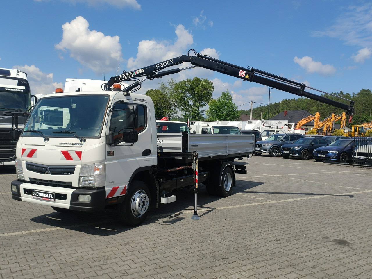 Mitsubishi Canter Fuso 9C18 3.0/180KM Automat, HDS FASSI F30 Wywrotka 3-str - Kallurauto, Kraanaga veoauto: pilt 1 Mitsubishi Canter Fuso 9C18 3.0/180KM Automat, HDS FASSI F30 Wywrotka 3-str - Kallurauto, Kraanaga veoauto: pilt 1