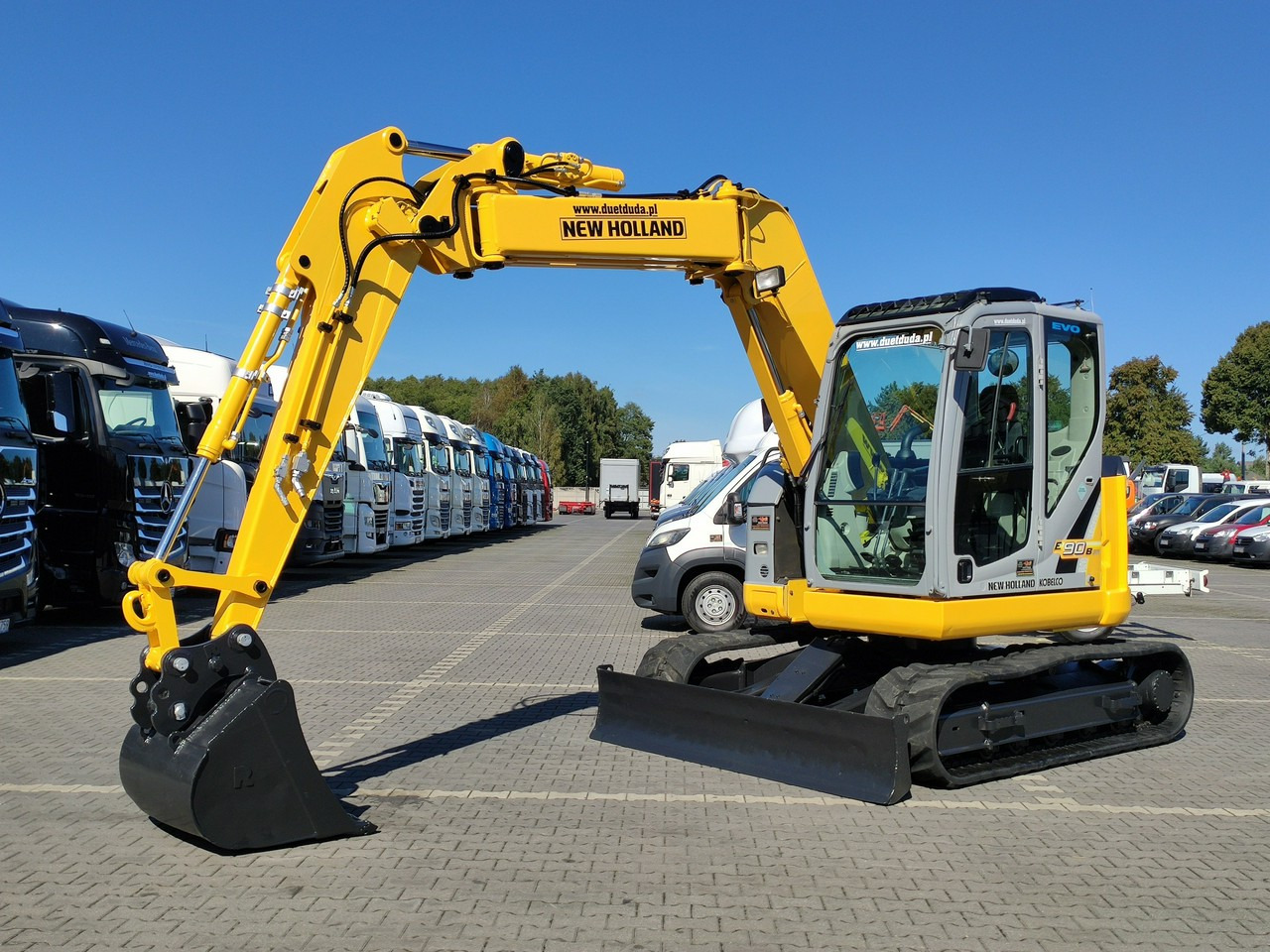 New Holland E90B SR -2 Gąsienicowa 10ton - Miniekskavaator: pilt 1 New Holland E90B SR -2 Gąsienicowa 10ton - Miniekskavaator: pilt 1