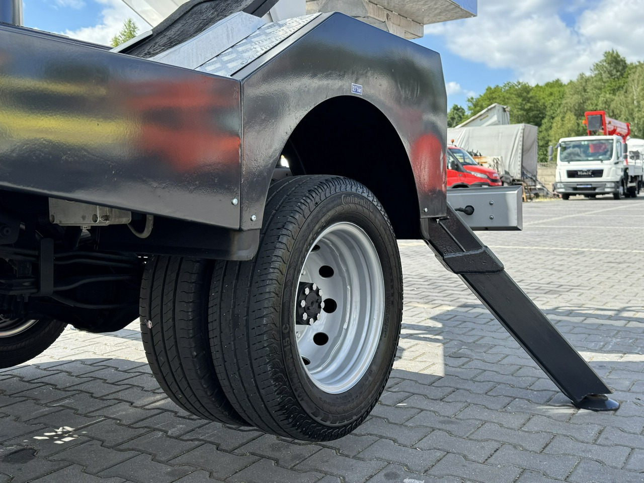 Nissan Cabstar - Veoautolt tõusev platvorm: pilt 4 Nissan Cabstar - Veoautolt tõusev platvorm: pilt 4