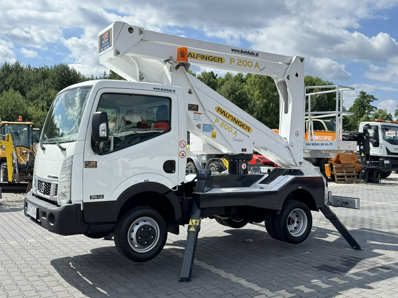 Nissan Cabstar - Veoautolt tõusev platvorm: pilt 3 Nissan Cabstar - Veoautolt tõusev platvorm: pilt 3