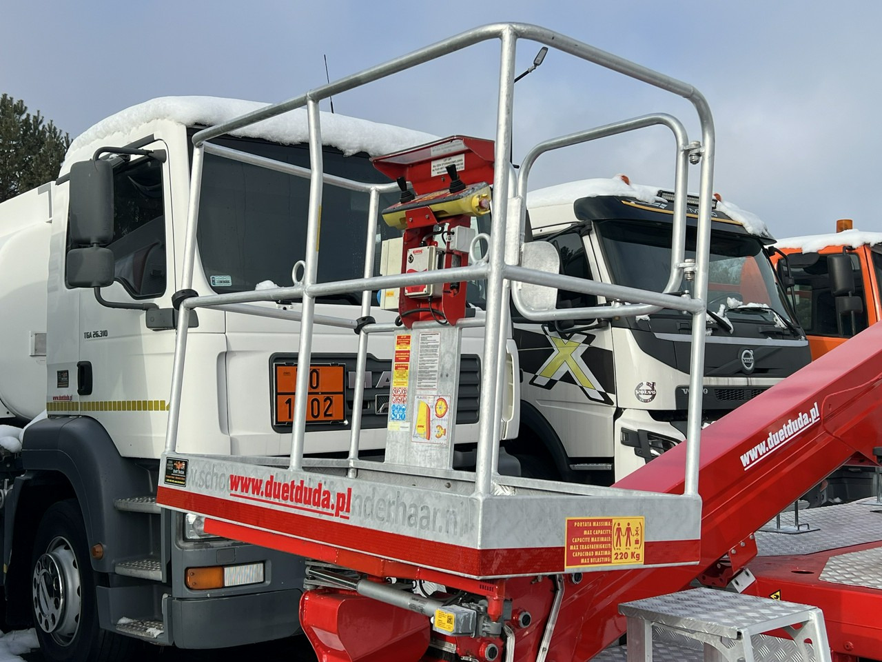 Nissan Cabstar - Veoautolt tõusev platvorm: pilt 4 Nissan Cabstar - Veoautolt tõusev platvorm: pilt 4