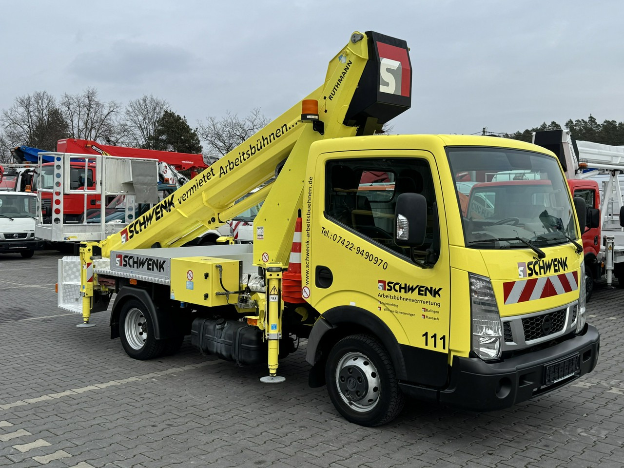 Nissan Cabstar - Veoautolt tõusev platvorm: pilt 1 Nissan Cabstar - Veoautolt tõusev platvorm: pilt 1