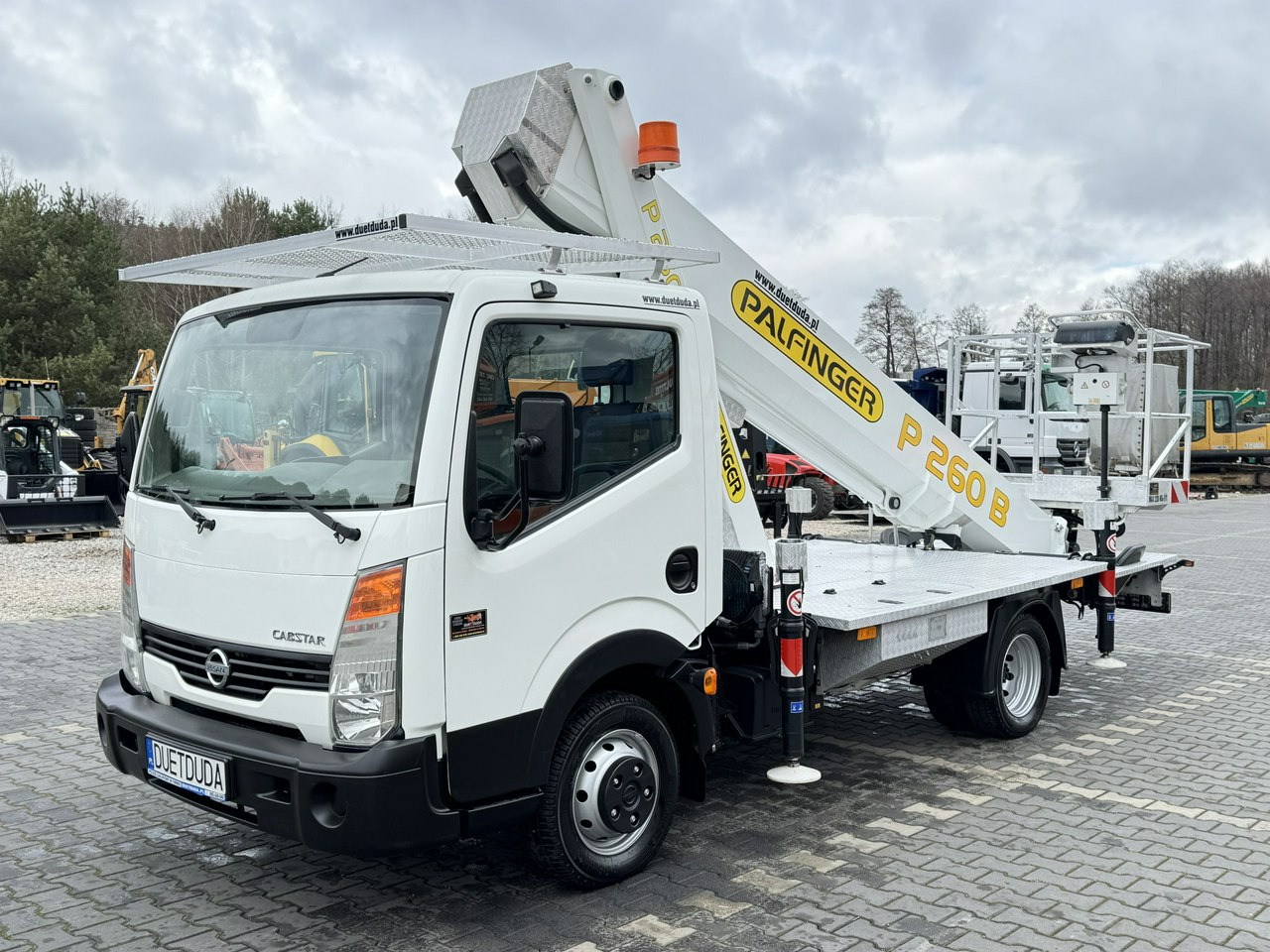 Nissan Cabstar - Veoautolt tõusev platvorm: pilt 4 Nissan Cabstar - Veoautolt tõusev platvorm: pilt 4