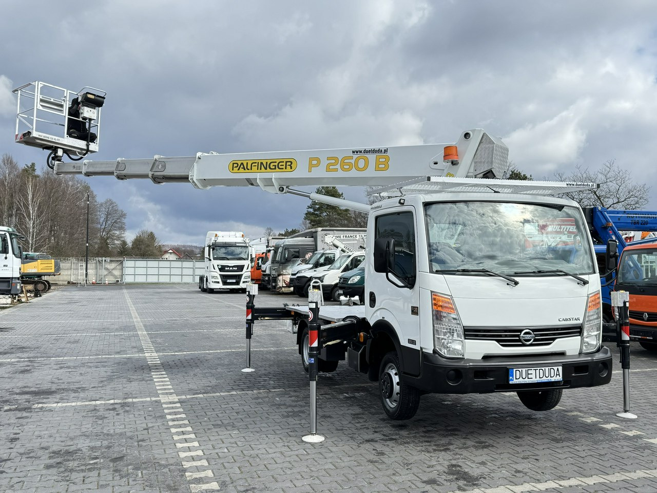 Nissan Cabstar - Veoautolt tõusev platvorm: pilt 2 Nissan Cabstar - Veoautolt tõusev platvorm: pilt 2