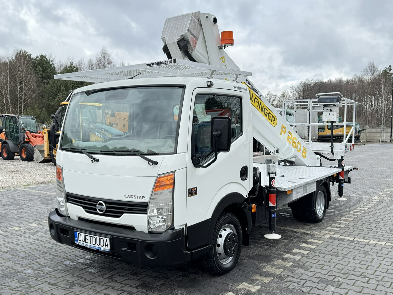 Nissan Cabstar - Veoautolt tõusev platvorm: pilt 2 Nissan Cabstar - Veoautolt tõusev platvorm: pilt 2