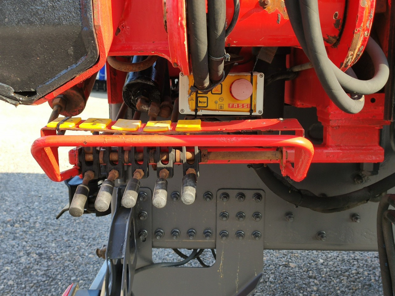 Madelveok/ Platvormveok, Kraanaga veoauto Volvo FM 440 6x4 HDS FASSI F170 Składany w Literę Z: pilt 28