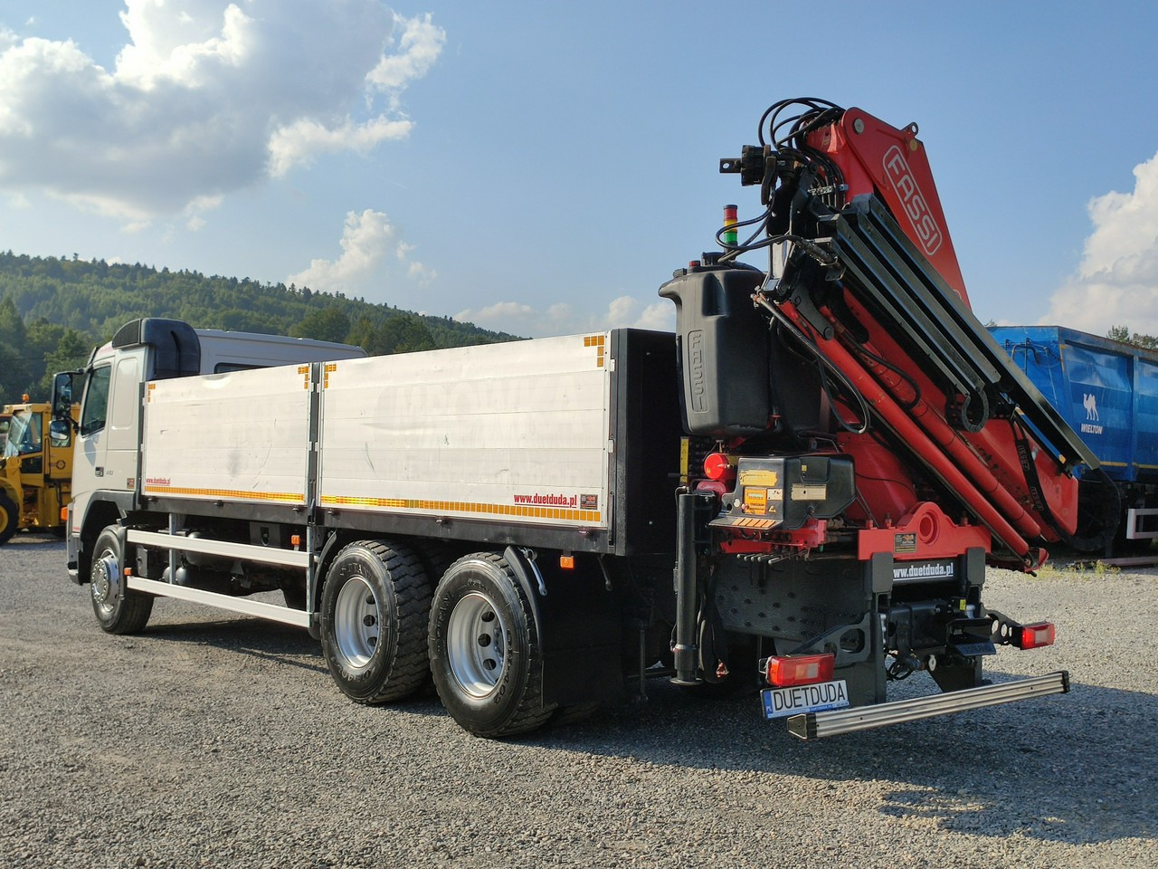 Madelveok/ Platvormveok, Kraanaga veoauto Volvo FM 440 6x4 HDS FASSI F170 Składany w Literę Z: pilt 24