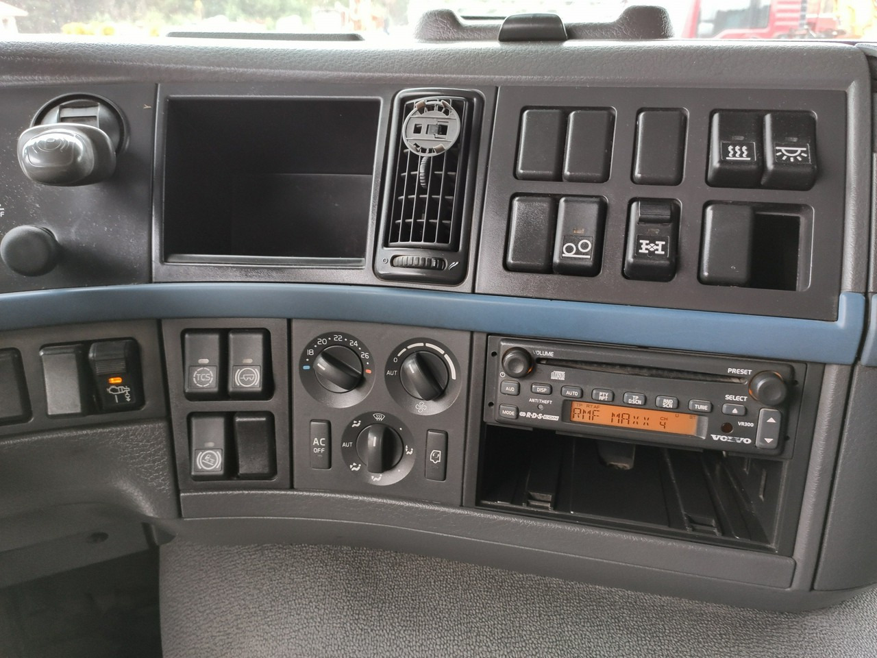 Madelveok/ Platvormveok, Kraanaga veoauto Volvo FM 440 6x4 HDS FASSI F170 Składany w Literę Z: pilt 38