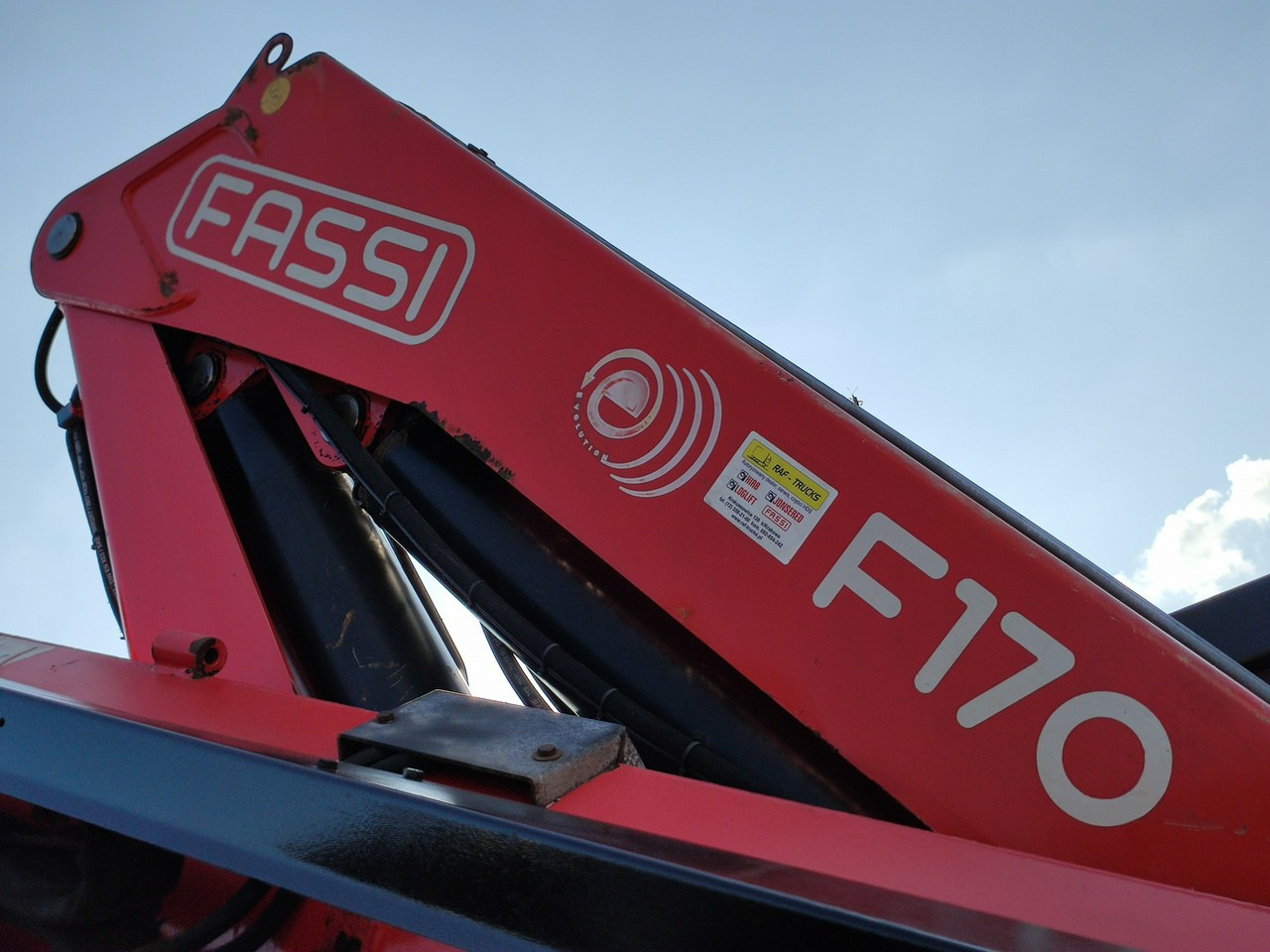 Madelveok/ Platvormveok, Kraanaga veoauto Volvo FM 440 6x4 HDS FASSI F170 Składany w Literę Z: pilt 33