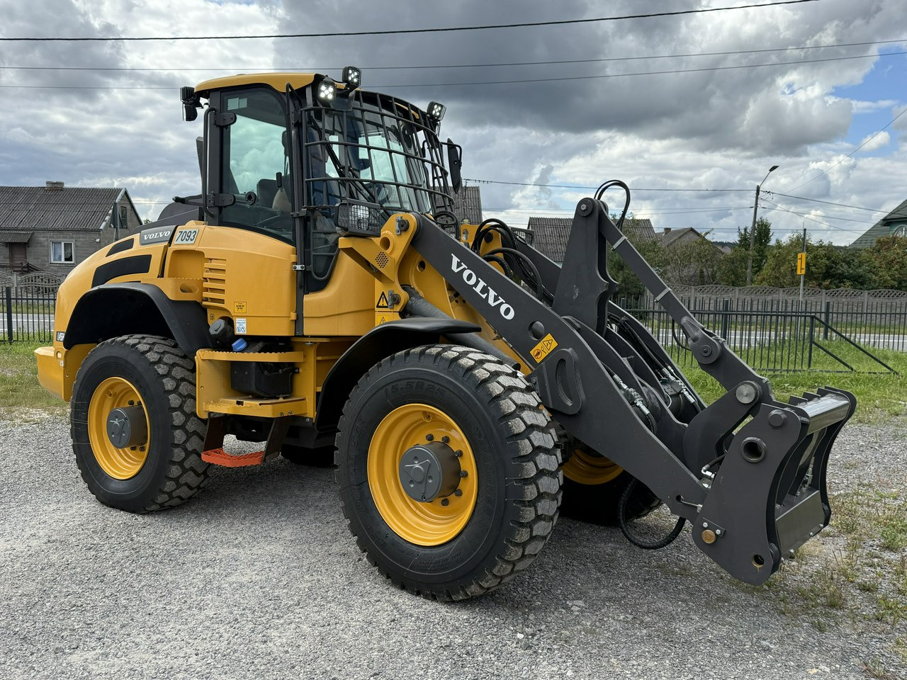 Volvo Waga -10ton WHEEL LOADER L45H Maszyna w Bardzo Dobrym Stanie - Rataslaadur: pilt 1 Volvo Waga -10ton WHEEL LOADER L45H Maszyna w Bardzo Dobrym Stanie - Rataslaadur: pilt 1