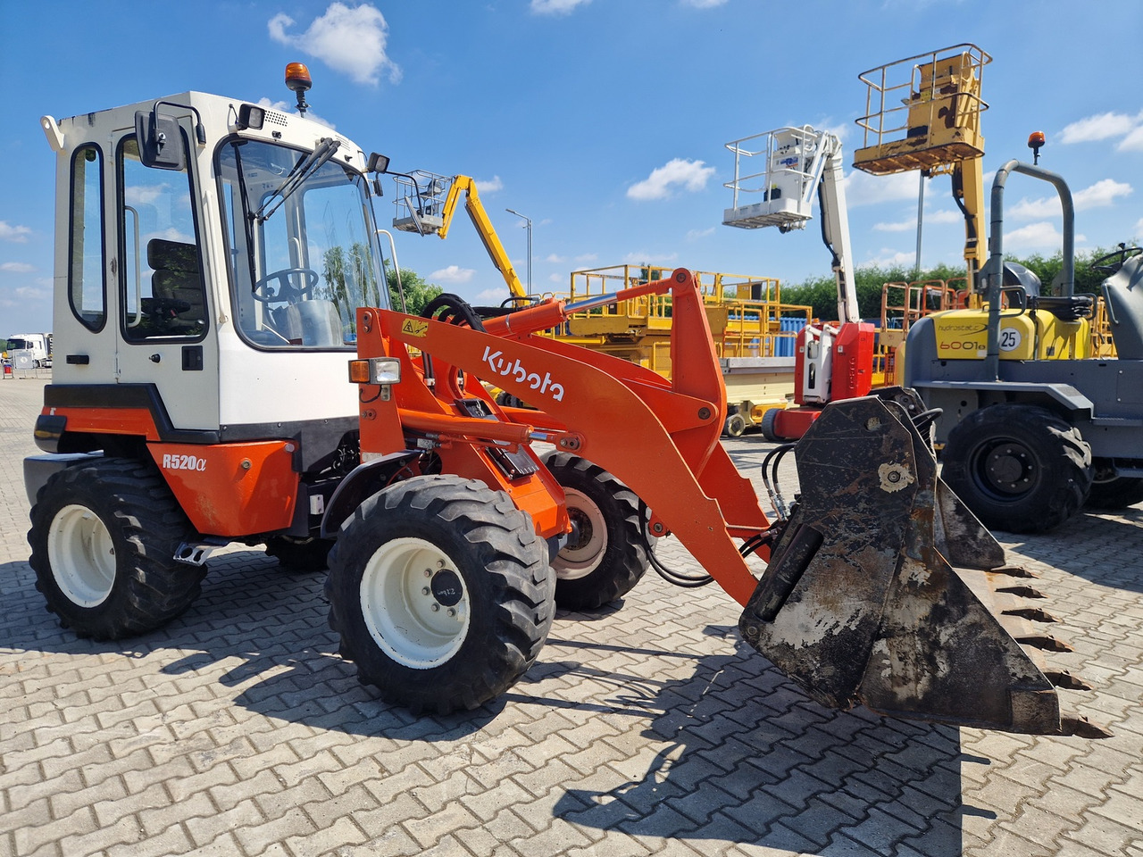 KUBOTA R520N - Rataslaadur: pilt 4 KUBOTA R520N - Rataslaadur: pilt 4