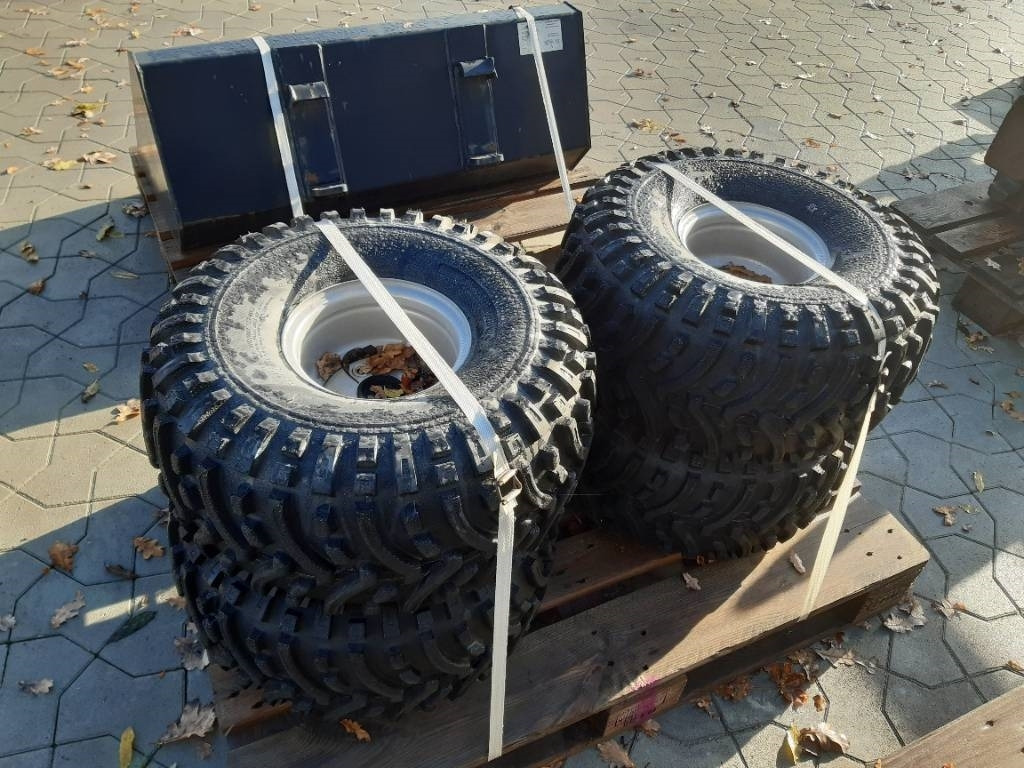 GiANT Reifensatz SK201D 22x11-8 - Rehv - Ehitusmasinad: pilt 3 GiANT Reifensatz SK201D 22x11-8 - Rehv - Ehitusmasinad: pilt 3