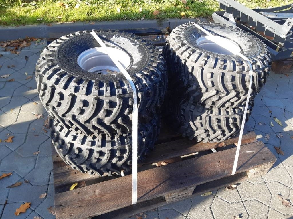 GiANT Reifensatz SK201D 22x11-8 - Rehv - Ehitusmasinad: pilt 2 GiANT Reifensatz SK201D 22x11-8 - Rehv - Ehitusmasinad: pilt 2