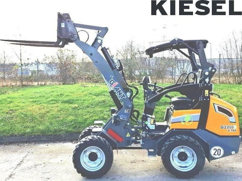 Giant G 2200 E X-Tra Elektro - Kompaktlaadur: pilt 1 Giant G 2200 E X-Tra Elektro - Kompaktlaadur: pilt 1