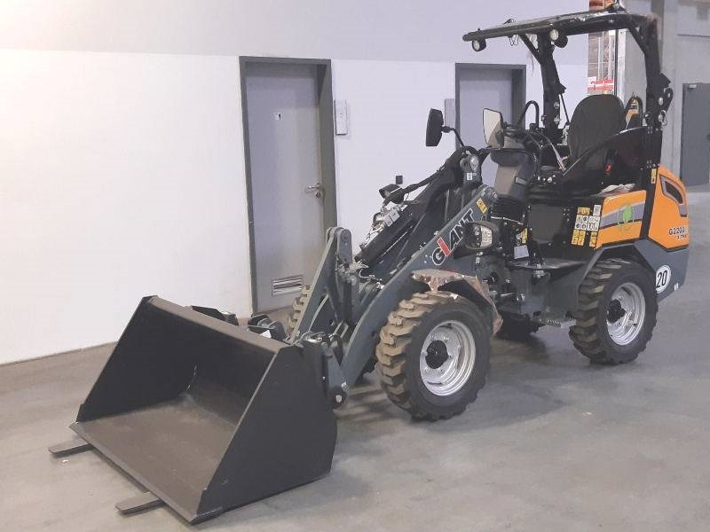 Giant G 2200 E X-Tra Elektro / electric - Kompaktlaadur: pilt 2 Giant G 2200 E X-Tra Elektro / electric - Kompaktlaadur: pilt 2