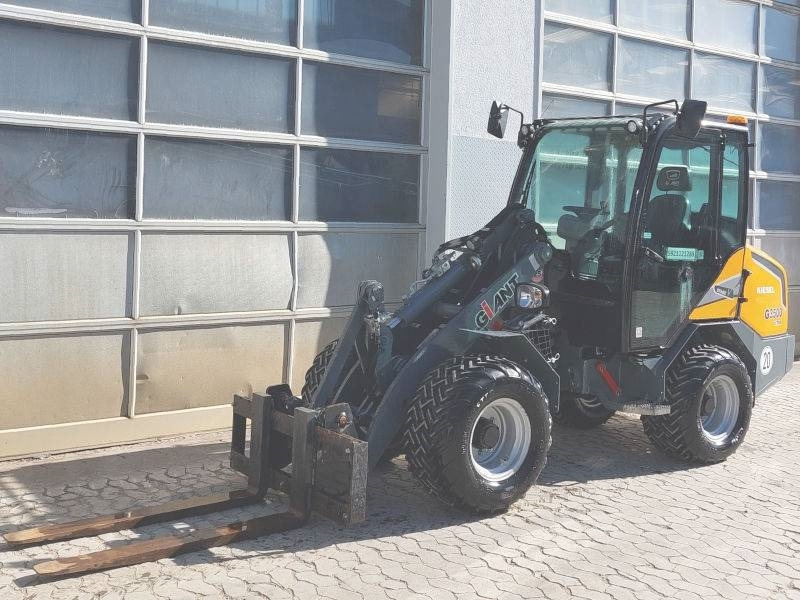 Giant G 3500 X-Tra - Kompaktlaadur: pilt 2 Giant G 3500 X-Tra - Kompaktlaadur: pilt 2
