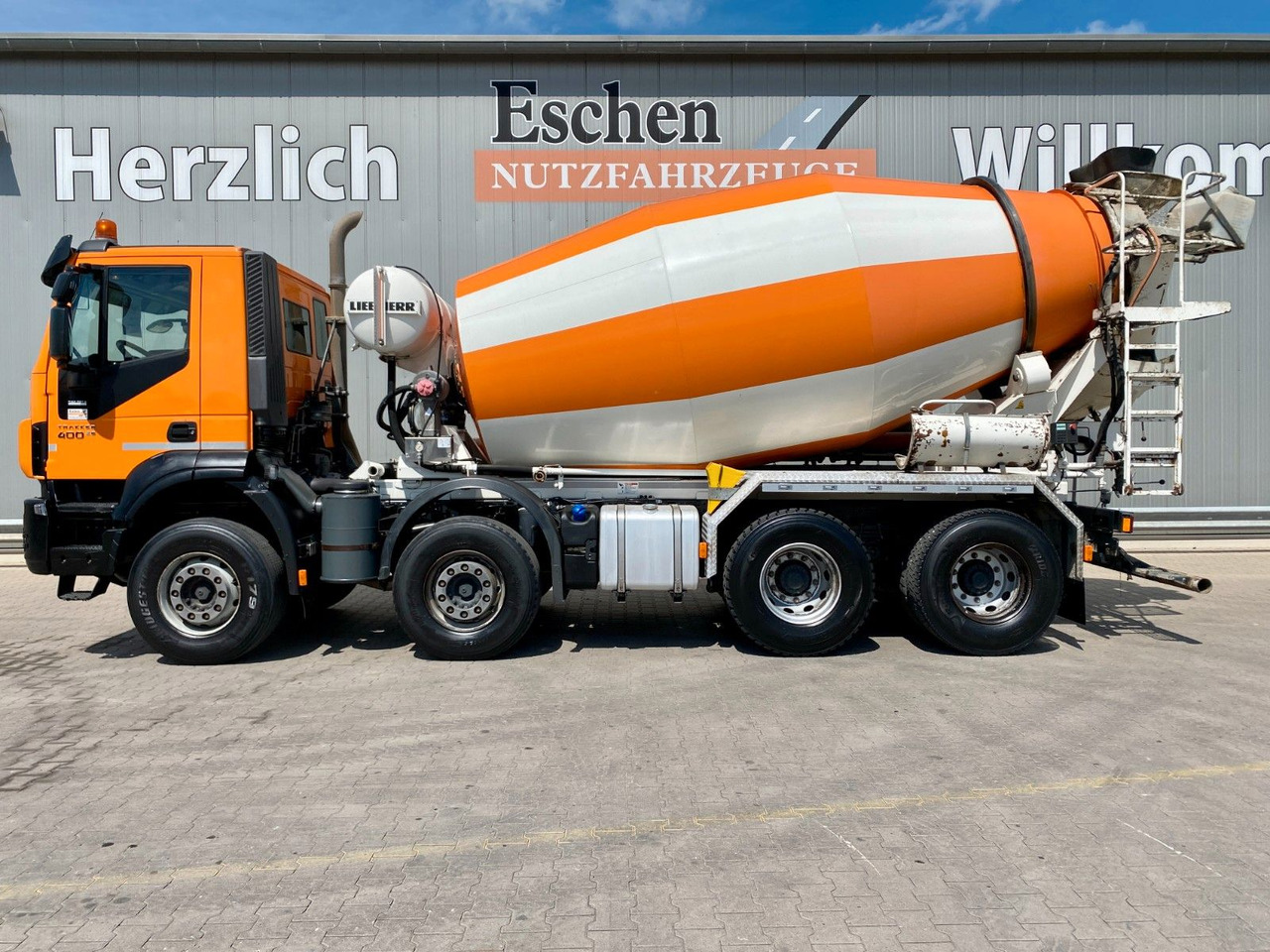 Iveco Trakker AD 340 TB 400/8x4 | 9m³ Liebherr*Navi*AC - Autobetoonisegisti: pilt 2 Iveco Trakker AD 340 TB 400/8x4 | 9m³ Liebherr*Navi*AC - Autobetoonisegisti: pilt 2