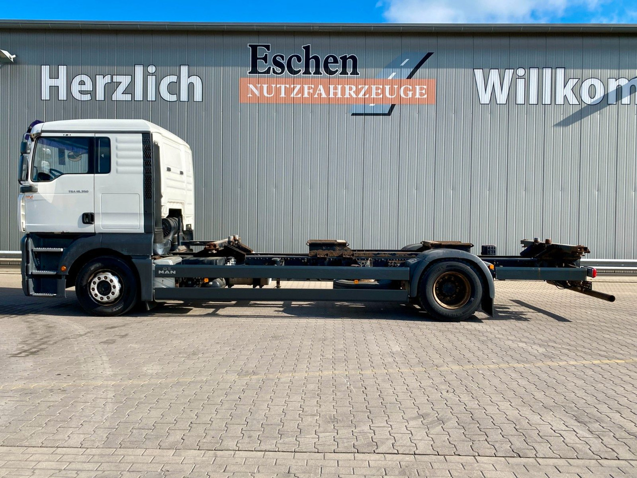MAN TGA 18.350 LL Fahrschule*Driving school*5 Sitze MAN TGA 18.350 LL Fahrschule*Driving school*5 Sitze - Madelveok/ Platvormveok: pilt 2 MAN TGA 18.350 LL Fahrschule*Driving school*5 Sitze MAN TGA 18.350 LL Fahrschule*Driving school*5 Sitze - Madelveok/ Platvormveok: pilt 2