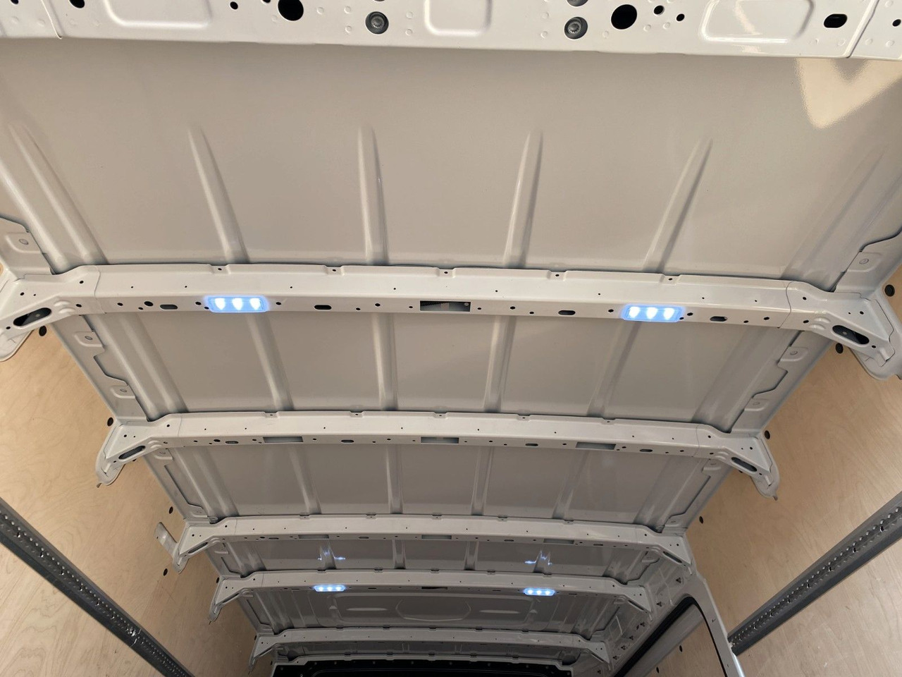 Kaubik MAN TGE 3.140 | Seitentür*3x Sitze*Navi*Kamera*AC: pilt 10