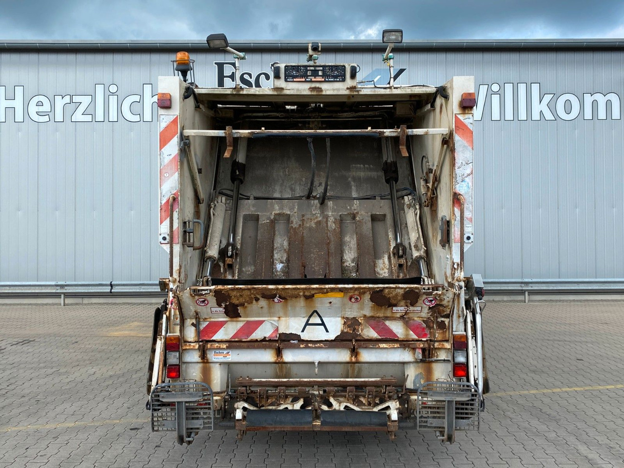 MAN TGS 26.320 6x2-4 | Zöller Medium X2EC24*3x Sitze - Prügiauto: pilt 4 MAN TGS 26.320 6x2-4 | Zöller Medium X2EC24*3x Sitze - Prügiauto: pilt 4