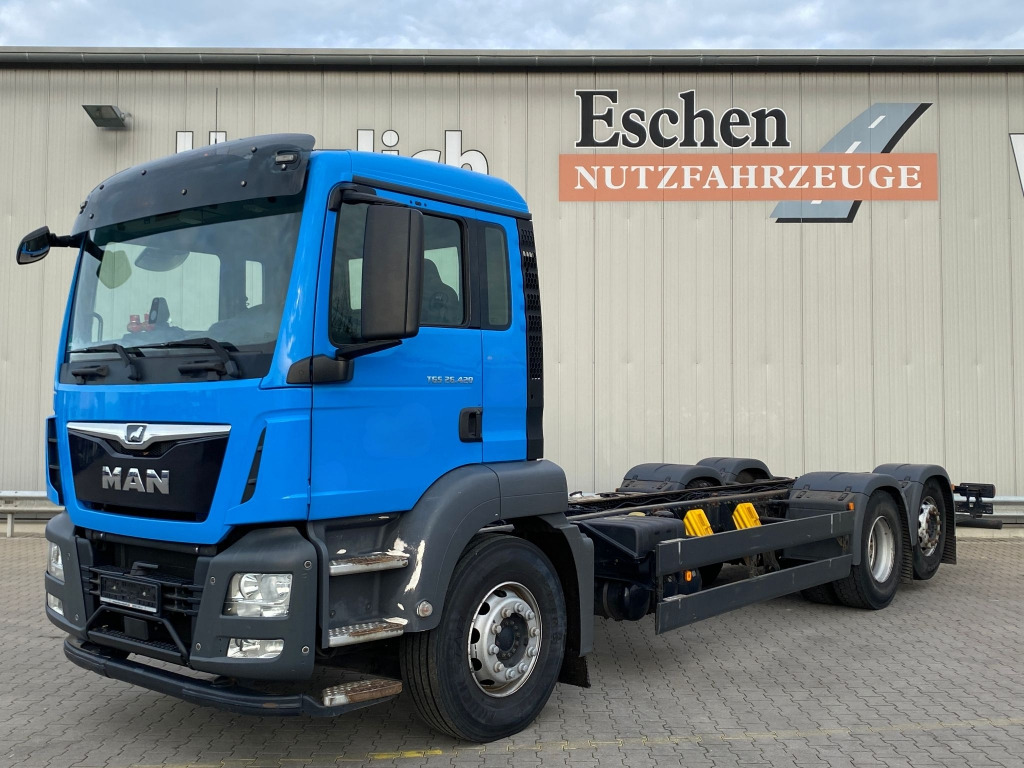 MAN TGS 26.420 6x2-4 LL - Kabiinišassiiga veoauto: pilt 1 MAN TGS 26.420 6x2-4 LL - Kabiinišassiiga veoauto: pilt 1