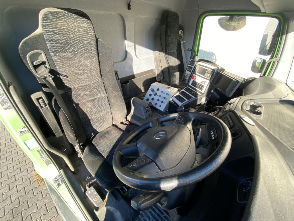 Mercedes-Benz 1323 LKO Atego - Tänavapühkimismasin: pilt 5 Mercedes-Benz 1323 LKO Atego - Tänavapühkimismasin: pilt 5