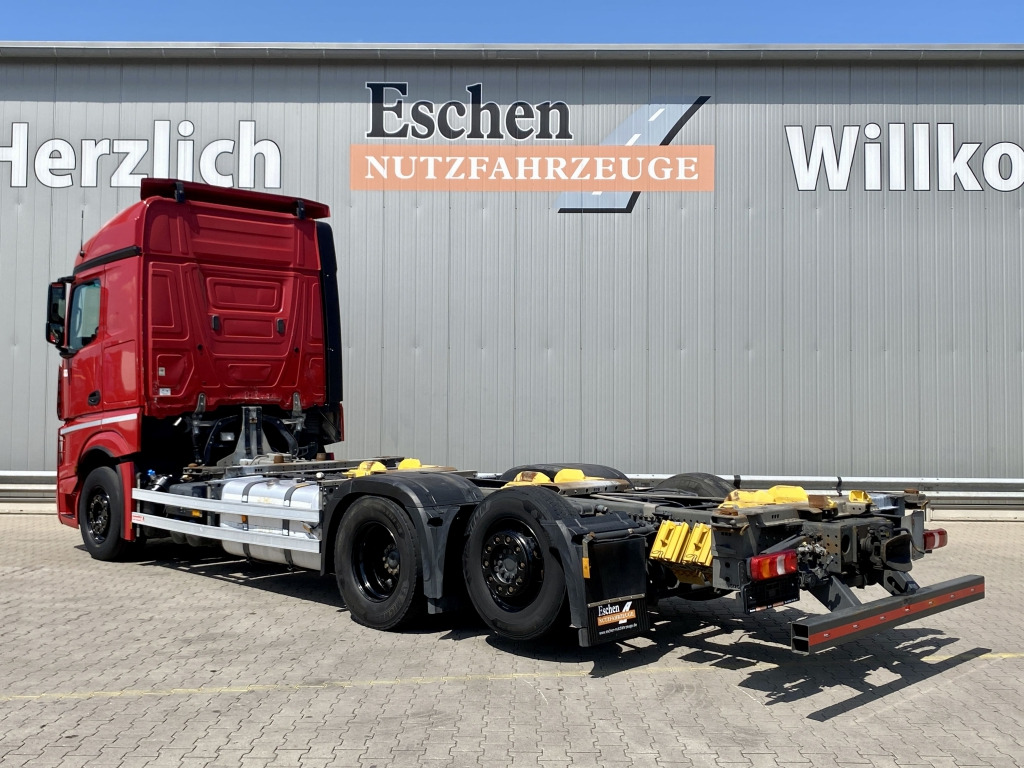 Mercedes-Benz 2546 LL 6x2 - Konteinerveduk/ Tõstukiga veoauto: pilt 3 Mercedes-Benz 2546 LL 6x2 - Konteinerveduk/ Tõstukiga veoauto: pilt 3
