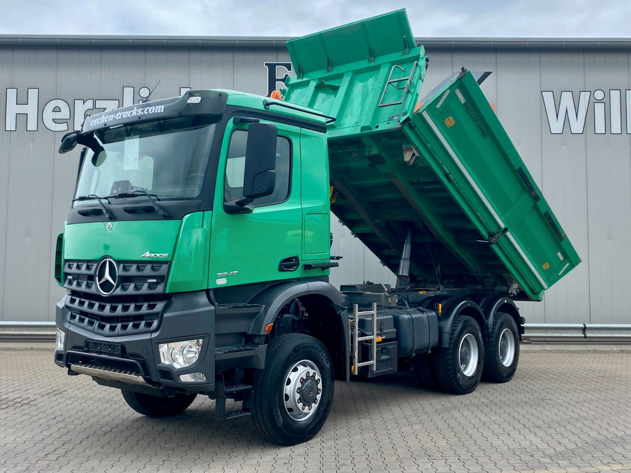 Mercedes-Benz Arocs 3345 6x6 | MEILLER*Bordmatik*Blatt*AHK+Oel - Kallurauto: pilt 2 Mercedes-Benz Arocs 3345 6x6 | MEILLER*Bordmatik*Blatt*AHK+Oel - Kallurauto: pilt 2