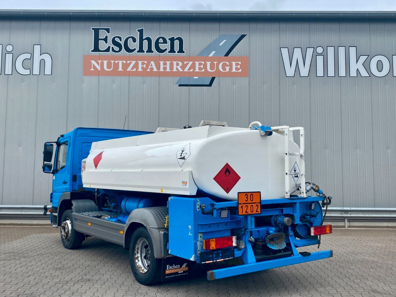 Mercedes-Benz Atego 1318 | Esterer A3*7480ltr*AHK*1.Hand - Tsisternauto: pilt 3 Mercedes-Benz Atego 1318 | Esterer A3*7480ltr*AHK*1.Hand - Tsisternauto: pilt 3