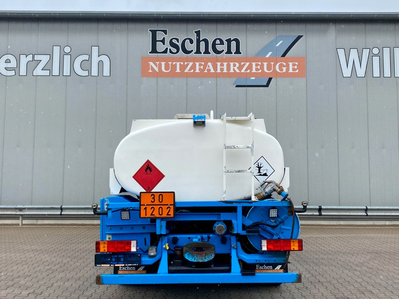 Mercedes-Benz Atego 1318 | Esterer A3*7480ltr*AHK*1.Hand - Tsisternauto: pilt 4 Mercedes-Benz Atego 1318 | Esterer A3*7480ltr*AHK*1.Hand - Tsisternauto: pilt 4