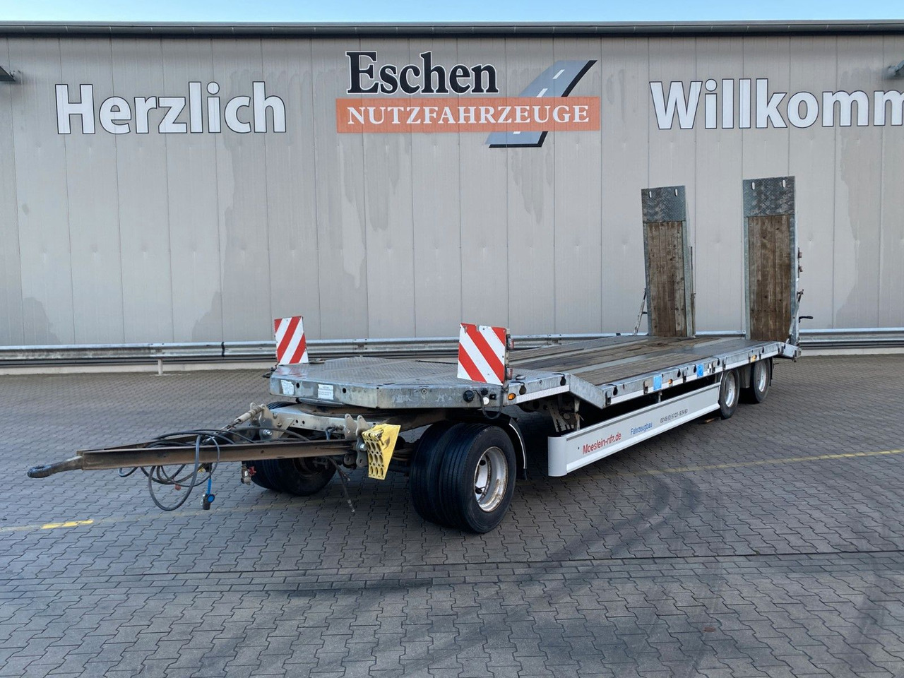Möslein TF3-P | verzinktes Chassis*hydr. Rampen*Blatt - Madal platvorm järelhaagis: pilt 1 Möslein TF3-P | verzinktes Chassis*hydr. Rampen*Blatt - Madal platvorm järelhaagis: pilt 1