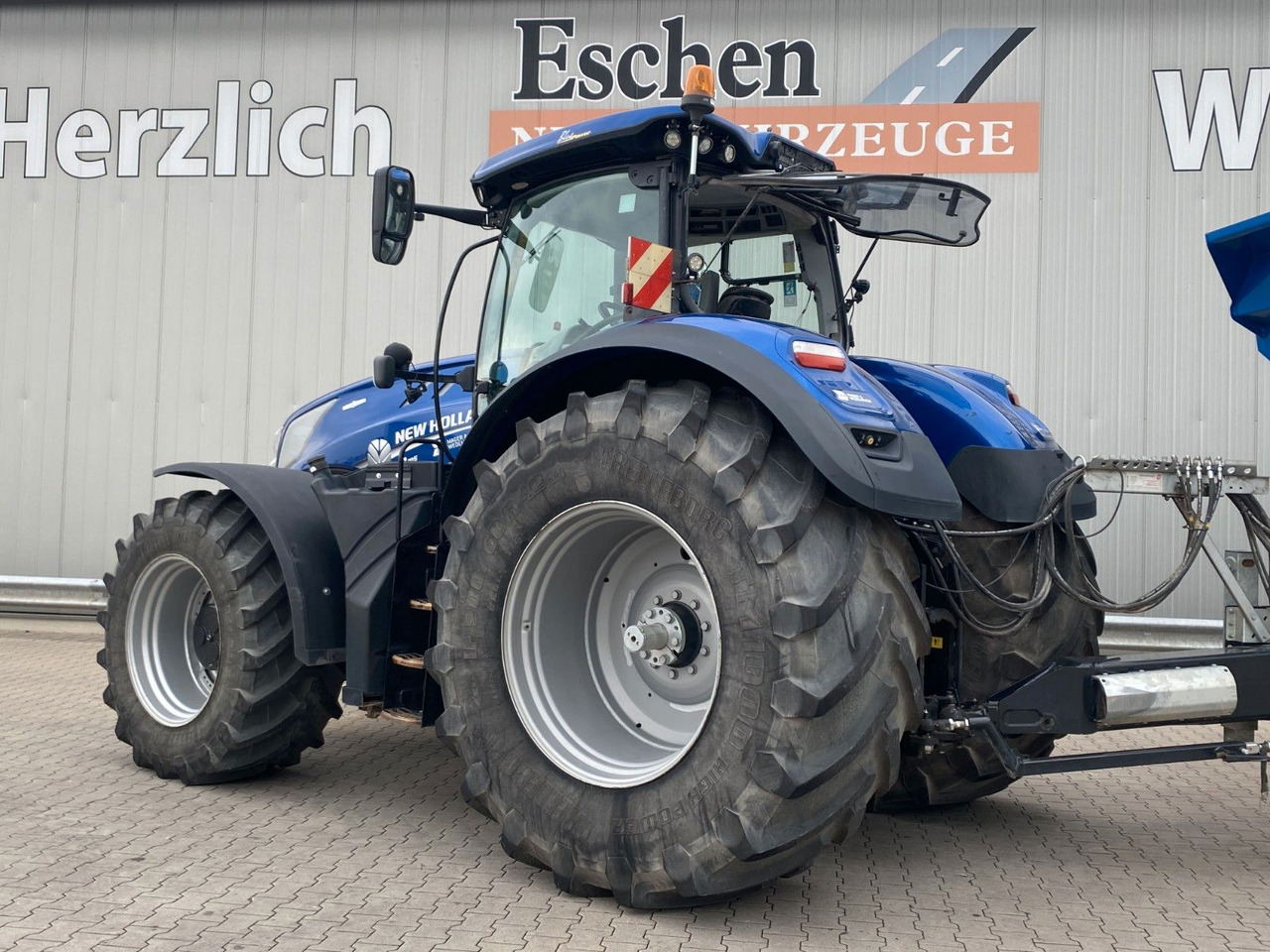 New Holland T7.315 AC 4x4 | Fronthydraulik*LoadSensing*Klima - Traktor: pilt 4 New Holland T7.315 AC 4x4 | Fronthydraulik*LoadSensing*Klima - Traktor: pilt 4