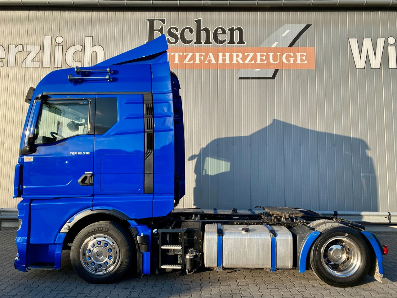 MAN TGX 18.510 |TG3*GM-Kabine*Retarder*ACC*Navi*1.Hd - Sadulveok: pilt 2 MAN TGX 18.510 |TG3*GM-Kabine*Retarder*ACC*Navi*1.Hd - Sadulveok: pilt 2