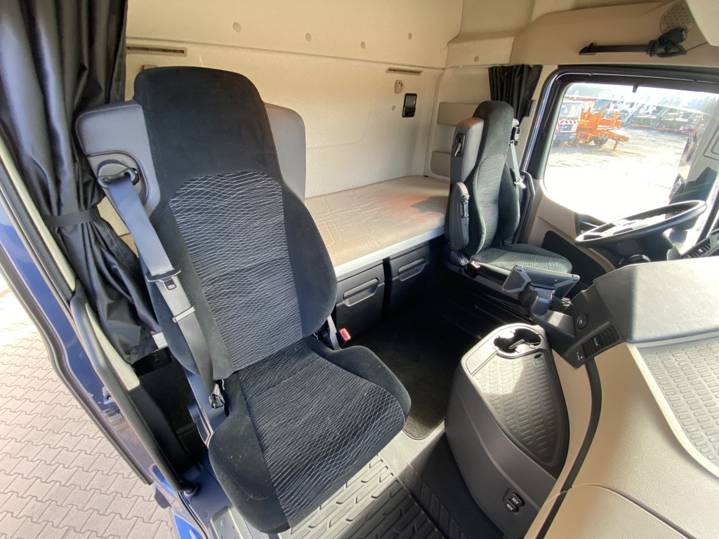 Mercedes-Benz 1845 LS Actros - Sadulveok: pilt 4 Mercedes-Benz 1845 LS Actros - Sadulveok: pilt 4